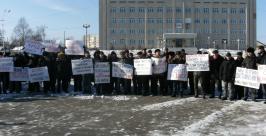 Докеры Ванино вышли на акцию протеста профсоюз