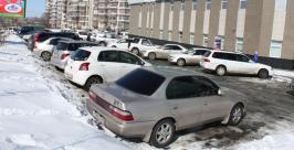 Хабаровские автолюбители не могут припарковаться возле торговых центров Михаил Малышев, РИА AmurMedia