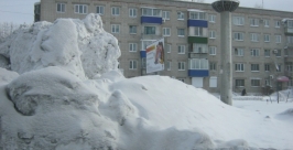 Снежные завалы в Комсомольске-на-Амуре не дают проходу пешеходам Елена Назарова-Корсакова