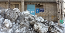 &quotНародную тропу&quot к приемной &quotЕдиной России&quot засыпали снегом в п. Ванино Хабаровского края ИА AmurMedia