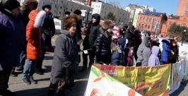 Люди пришли на пруды, немотря на ранний час Анна Незнанова