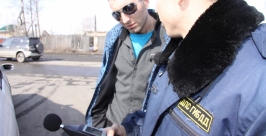 Снимают номера с &quotшумных&quot машин сотрудники ГИБДД в Хабаровском крае Пресс-служба ОМВД России по Верхнебуреинскому району.