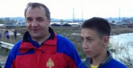 Владимир Пучков с добровольцем Пресс-служба ГУ МЧС по Хабаровскому краю