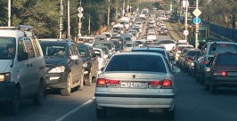 Дорожные работы привели к транспортному коллапсу на улице П.Л. Морозова в Хабаровске Корр. ИА AmurMedia