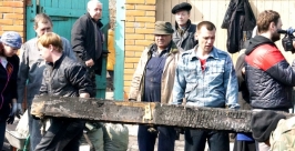 Всего одну тысячу рублей перечислили на восстановление сгоревшего храма в Хабаровске Роман Федоров