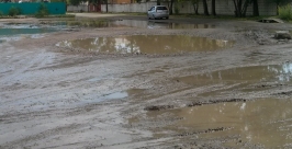 Перекресток улиц Строительной и Башенной после дождя Евгений Попов