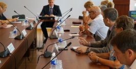 Парламентарии с радостью готовы решать вопрос несанкционированных перевозок, но для этого Роман Федоров