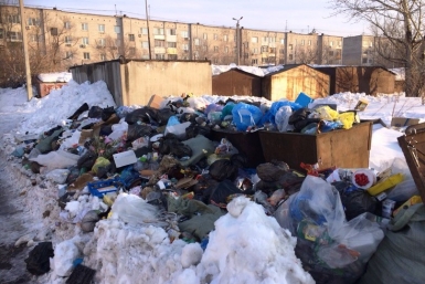 Дворы Хабаровска превращаются в одну большую помойку Роман Федоров, корр. ИА AmurMedia