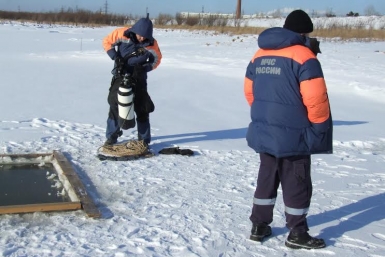 Водолазы Хабаровского края готовятся к погружению под воду Пресс-служба Дальневосточного регионального поисково-спасательного отряда МЧС России