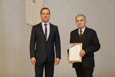 Медведев в Хабаровске вручил ликвидаторам наводнения на ДВ правительственные награды Роман Федоров, корр. ИА AmurMedia
