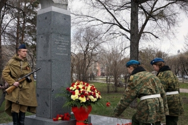 Комсомольчане почтили память своего земляка, героя Советского Союза Алексея Маресьева Пресс-служба администрации Комсомольска-на-Амуре