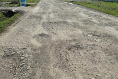 Дорогу на кладбище под Хабаровском &quotулучшили&quot булыжниками Ко Виктория, корр. ИА AmurMedia