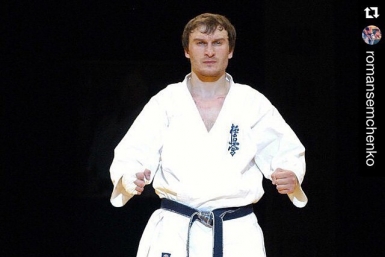 Срочно нужна помощь Всеволоду Мохиреву - первому зам.министра спорта Хабаровского края официальная страница Дениса Митрофанова в Instagram