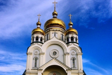 Бомжей пора перестать кормить на площади Славы в Хабаровске – депутат краевой Закдумы Роман Федоров, корр. ИА AmurMedia