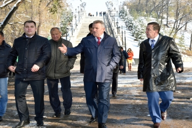 Реконструкция парковой зоны стадиона имени Ленина продолжается в Хабаровске Пресс-служба губернатора и правительства Хабаровского края