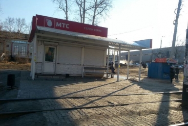 Вход в хабаровское подземелье вот-вот появится на &quotСудоверфи&quot в поврежденном тротуаре Корр. ИА AmurMedia