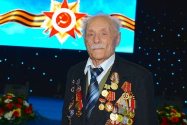Знаменитому лётчику, почётному гражданину Хабаровска Льву Липовичу исполнилось 99 лет Пресс-служба губернатора и правительства Хабаровского края