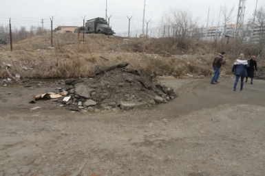 Мэр Хабаровска обещает построить дорогу для жителей новых домов в Волочаевском городке Ко Виктория, ИА AmurMedia