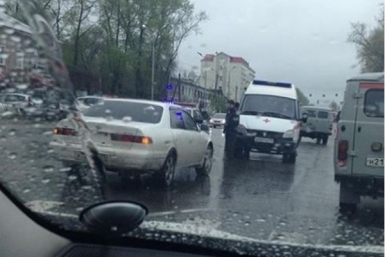 Автолюбитель сбил пешехода на &quotзебре&quot в Южном микрорайоне Хабаровска ДТП ХАБАРОВСКА