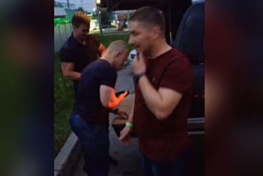 Уголовное дело по факту стрельбы из автомата около ТЦ возбудили в Хабаровске  Скриншот с сайта https://www.instagram.com/p/BGUDScLN9Yd/?taken-by=dtp_khv